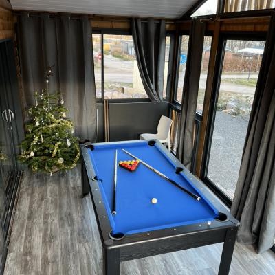 Véranda et billard